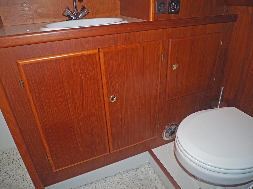 Aft cabin, Accommodation